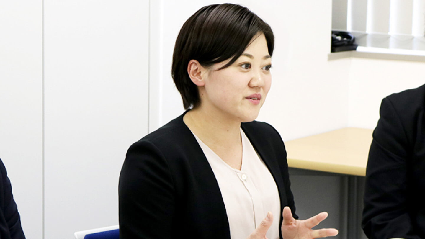 インタビューの様子_3